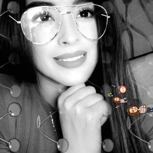 Meet your Posher, Yadira